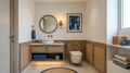 Toilet 2